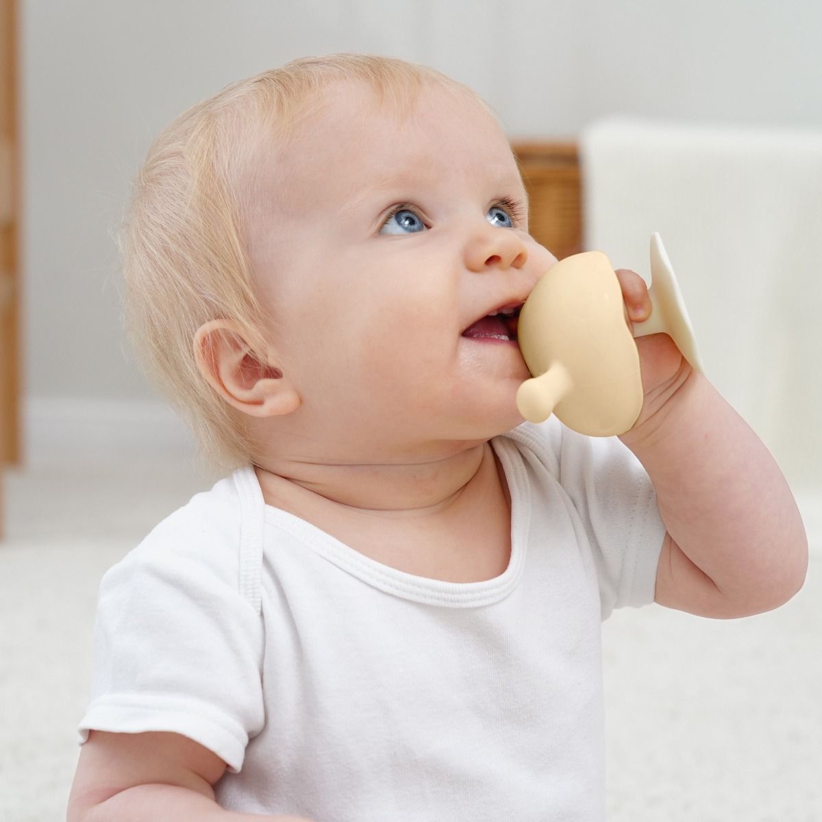 Mushroom Soothing Teether - Beige