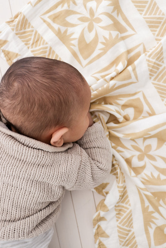 Mālū Layered Muslin Blanket - Golden
