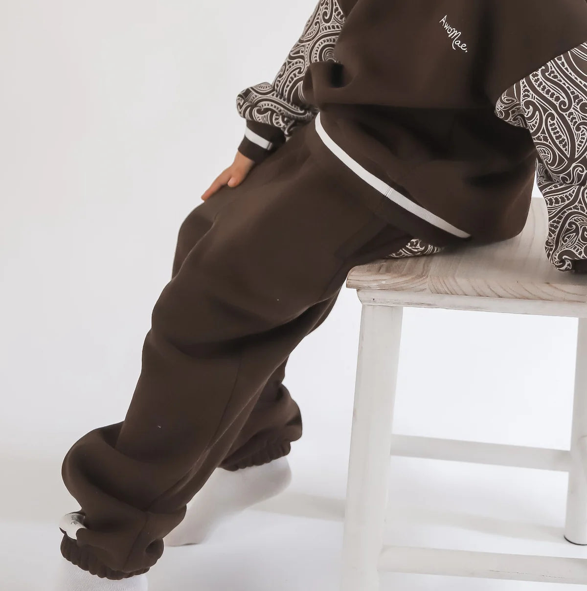 The Wolf Pullover Track set - Chocolate Brown