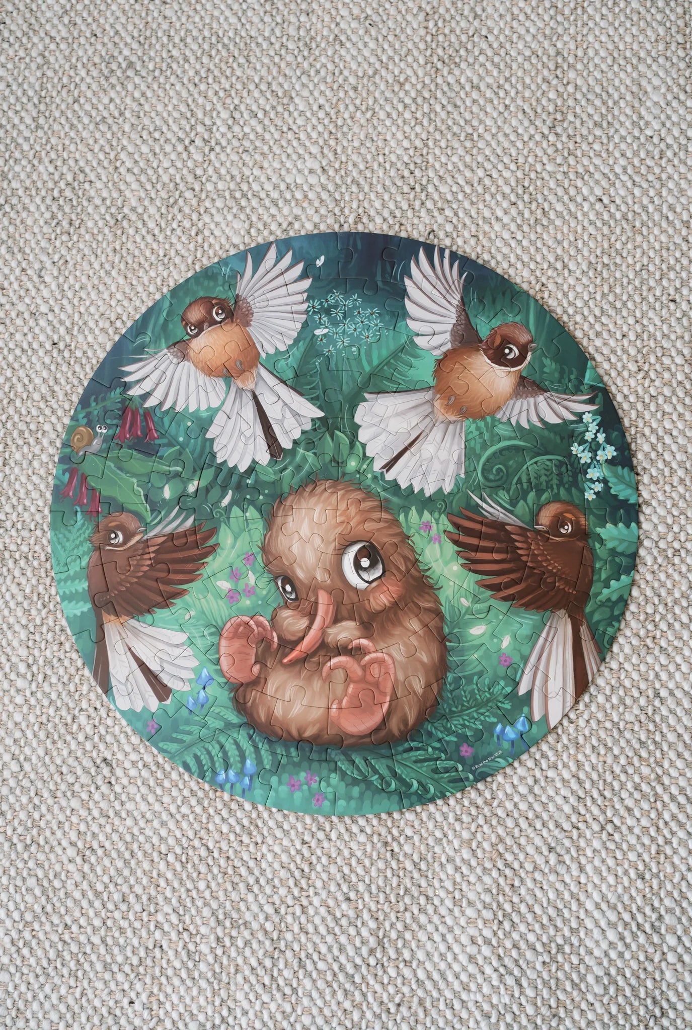 Fantail Flutter 100 Pc Round Puzzle