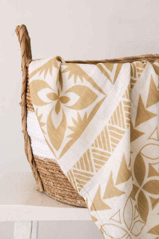 Mālū Layered Muslin Blanket - Golden