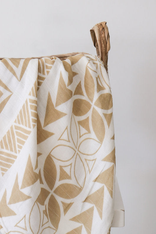 Mālū Layered Muslin Blanket - Golden