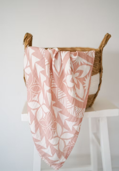 Mālū Layered Muslin Blanket - Peach