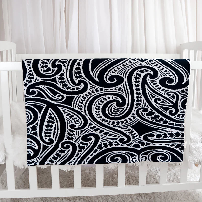 The Wolf Sherpa Blanket - Midnight